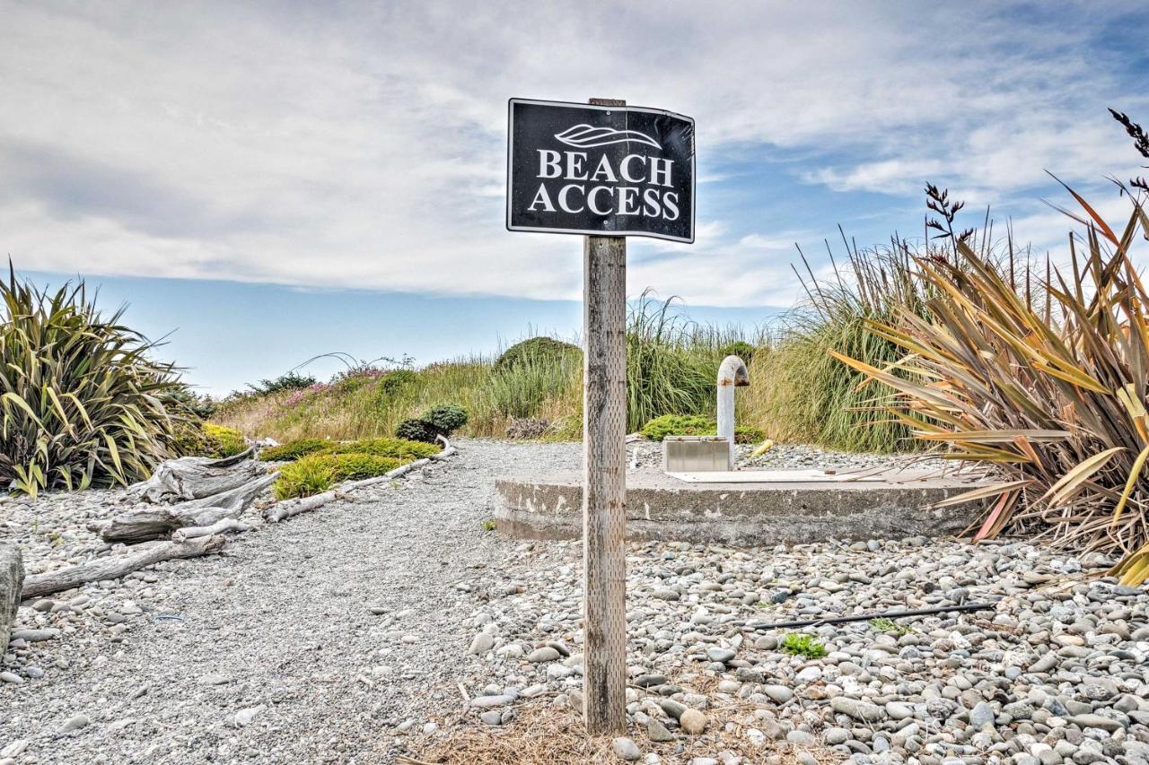 Quiet Waterfront Escape With Hot Tub And Beach Access! Gold Beach Εξωτερικό φωτογραφία