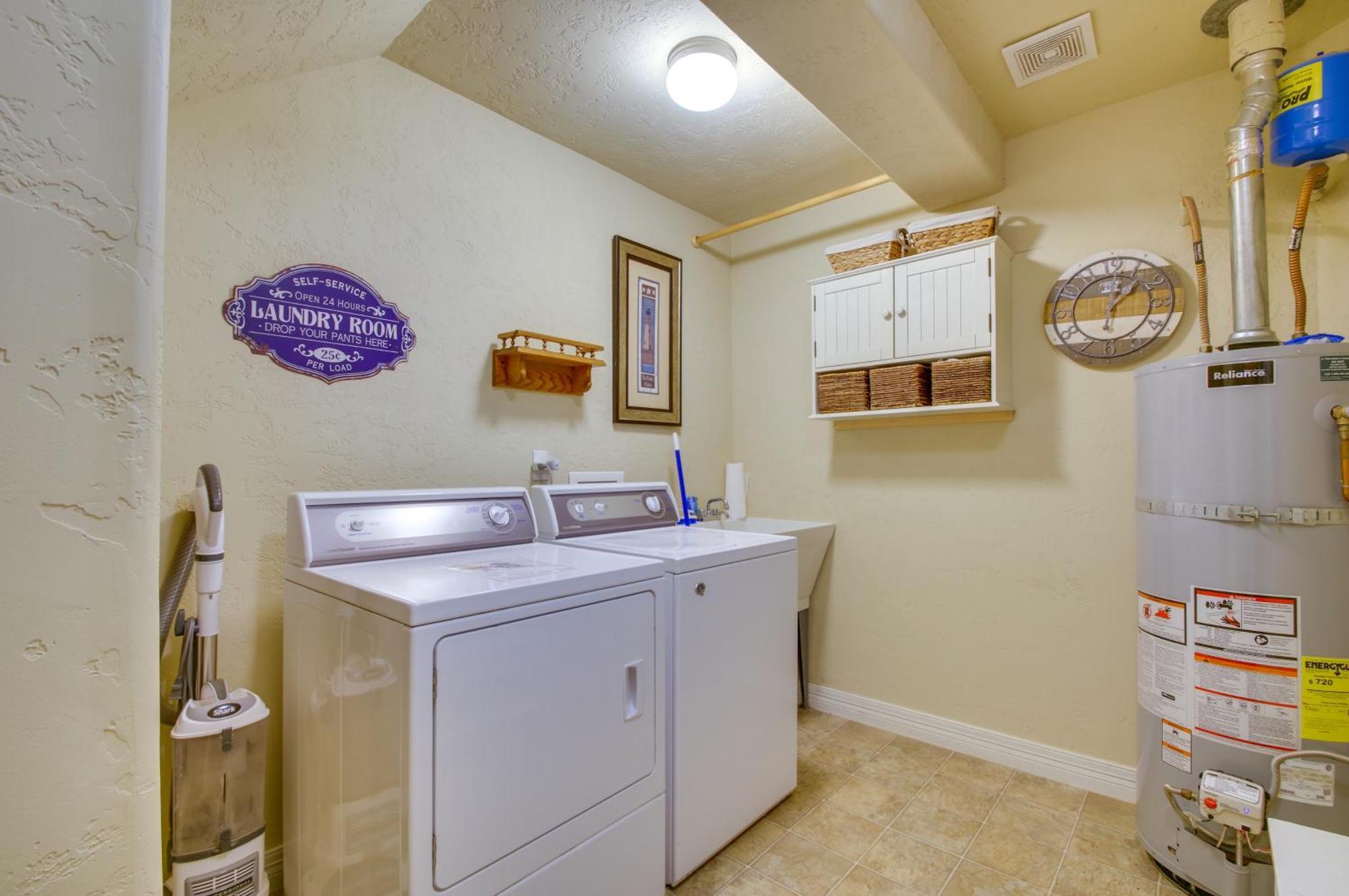 Quiet Waterfront Escape With Hot Tub And Beach Access! Gold Beach Εξωτερικό φωτογραφία