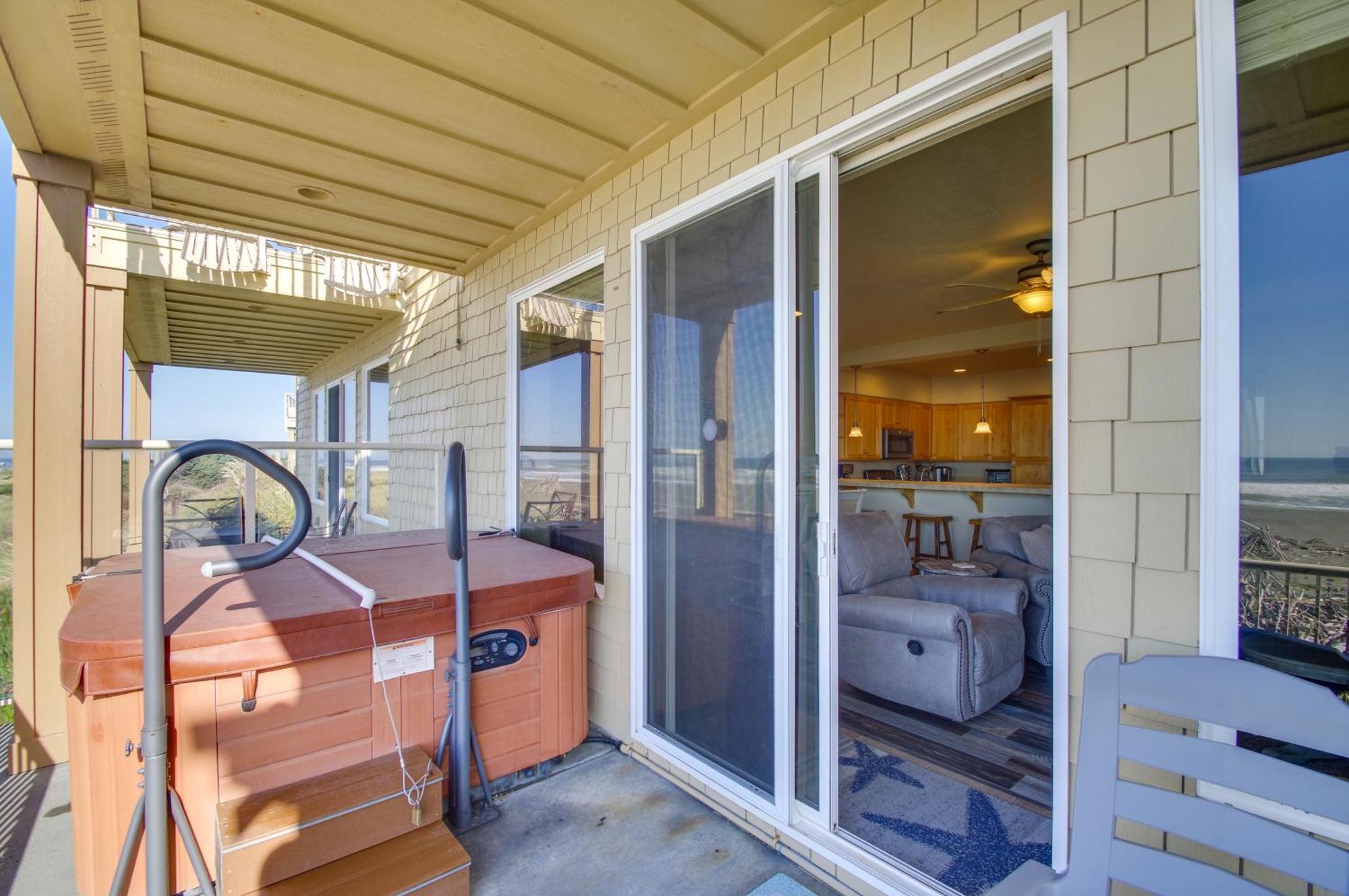 Quiet Waterfront Escape With Hot Tub And Beach Access! Gold Beach Εξωτερικό φωτογραφία